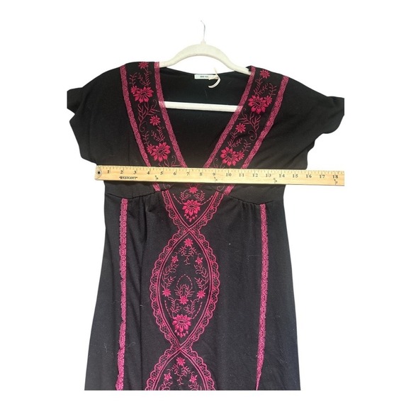 Kimchi Blue Black/Magenta Floral Embroidered Mini Dress, XS - Picture 4 of 5